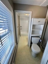 43 Spruce St, Unit 43 Spruce St Apt B in Sanford, ME - Building Photo - Building Photo