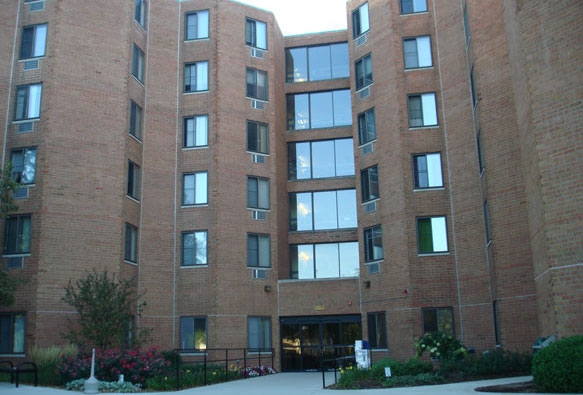 Castle Towers in Bensenville, IL - Foto de edificio - Building Photo