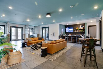 The Station Alafaya in Oviedo, FL - Foto de edificio - Interior Photo