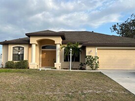 4458 Maverick St in North Port, FL - Building Photo