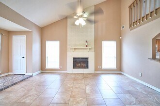 10126 Northview Dr in Houston, TX - Building Photo - Building Photo