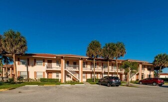 9929 Three Lakes Cir in Boca Raton, FL - Building Photo