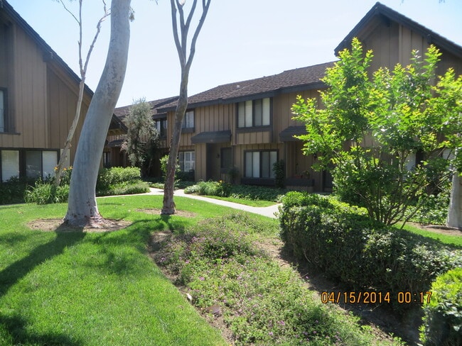 9708 Amigo Ave in Northridge, CA - Building Photo - Building Photo