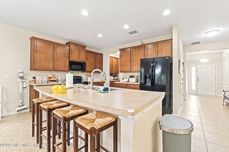 300 Auburn Oaks Rd E in Jacksonville, FL - Building Photo - Building Photo