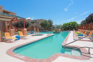 Casa Bandera in Las Cruces, NM - Building Photo