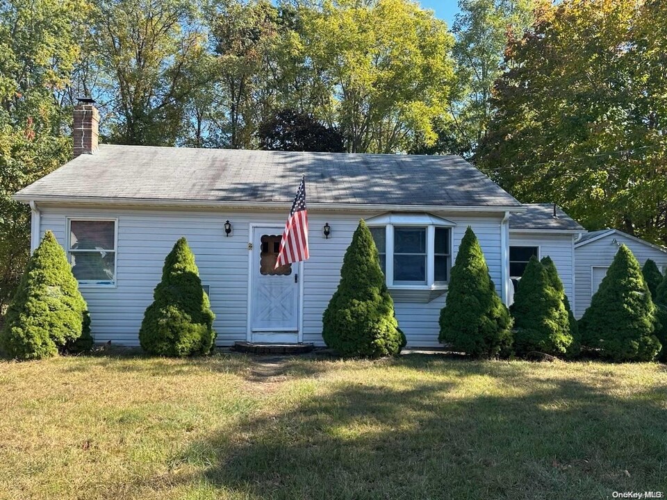 39 Abinet Ct in Selden, NY - Building Photo