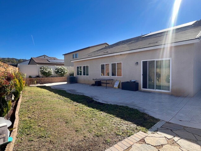 190 Garden Air Ct in Calimesa, CA - Building Photo - Building Photo