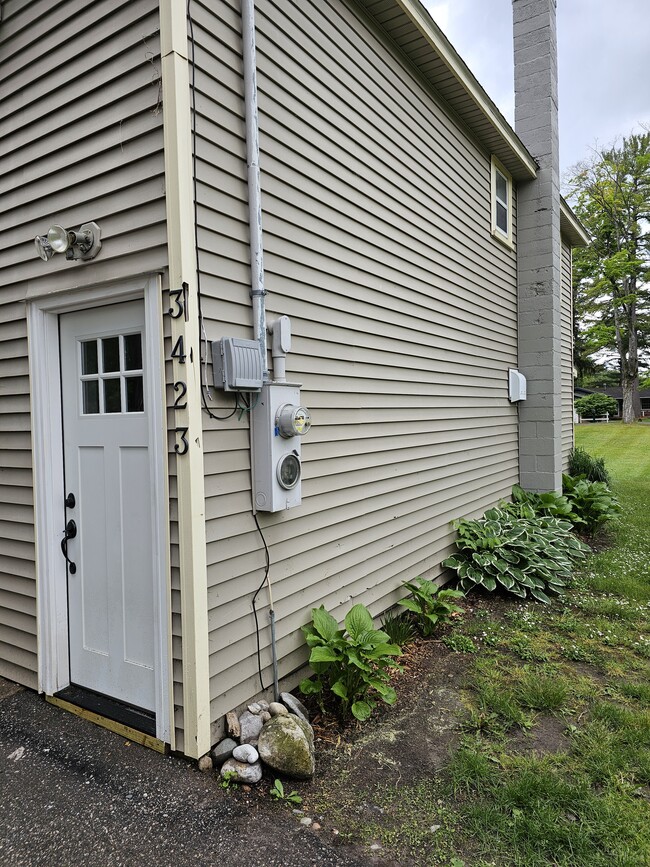 3423 Poplar St in Indian River, MI - Building Photo - Building Photo