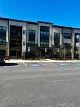 10421 Resort Road in Ellicott City, MD - Foto de edificio - Building Photo