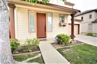 962 Baines St in East Palo Alto, CA - Building Photo - Building Photo