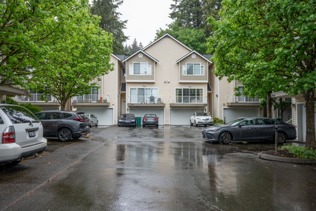 Arbor Court in Redmond, WA - Building Photo