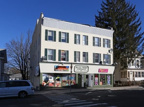 249-251 W Main St in Meriden, CT - Building Photo - Building Photo