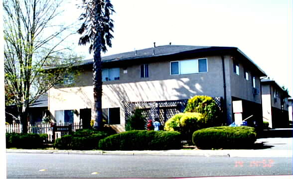 260-260268 Arlen Dr in Rohnert Park, CA - Building Photo