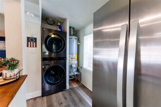 2010 Caplin St in Houston, TX - Building Photo - Building Photo