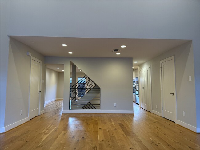 property at 4116 McDuffie St