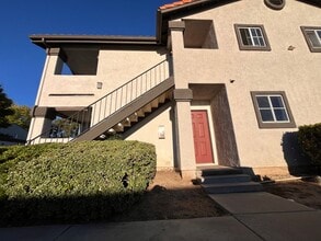 16377 Lakeshore Dr in Lake Elsinore, CA - Foto de edificio - Building Photo