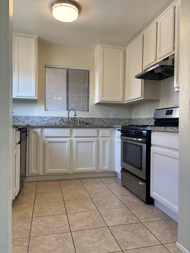 4502 Warner Ave in Huntington Beach, CA - Building Photo - Building Photo
