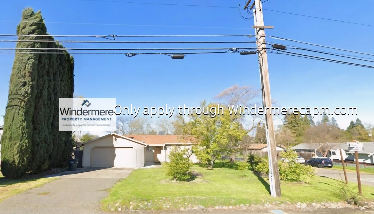 7241 Main Ave in Orangevale, CA - Building Photo