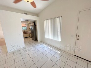 2700 E Mesquite Ave in Palm Springs, CA - Building Photo - Building Photo