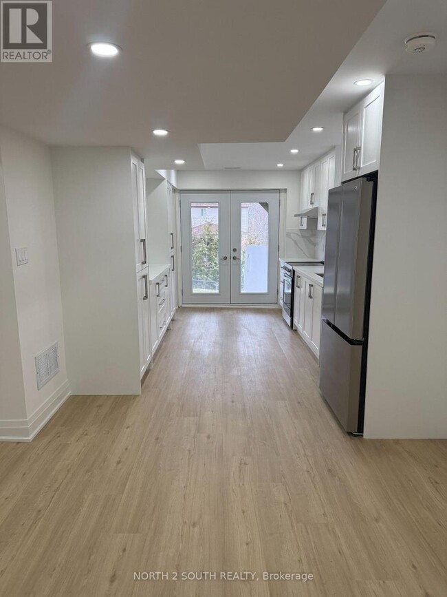 2271 Whitewood Cres in Innisfil, ON - Building Photo - Building Photo