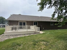 208 Franklin St in Sanborn, IA - Building Photo