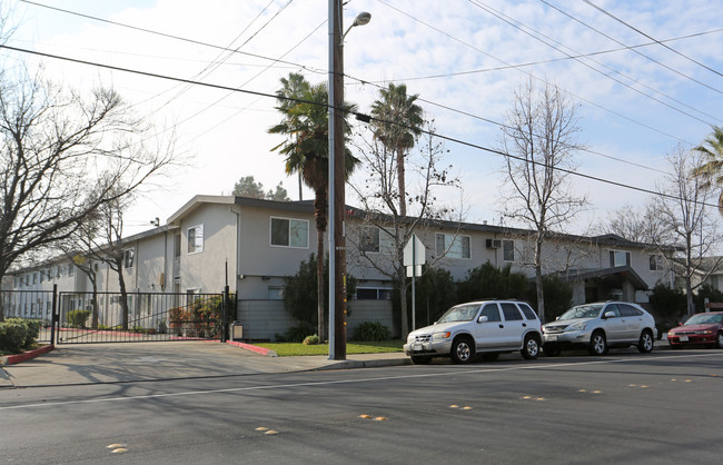 Tradewinds Apartments in Livermore, CA - Foto de edificio - Building Photo