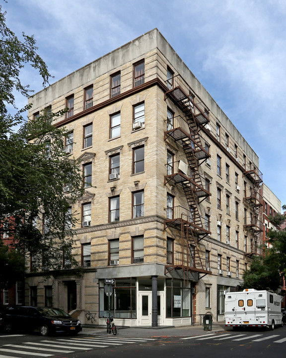 302 W 4th St in New York, NY - Foto de edificio