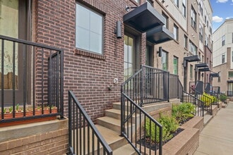 201 New St in Decatur, GA - Building Photo - Building Photo