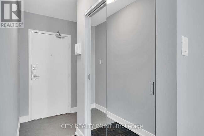 33 Isabella St in Toronto, ON - Building Photo - Building Photo