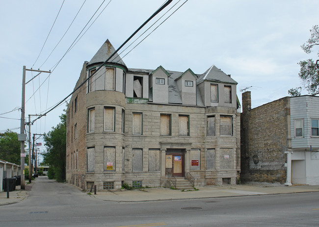 431 N Kedzie Ave