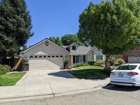 1850 E Turnberry Ave in Fresno, CA - Building Photo