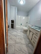 216 Pine St in Clyde, TX - Foto de edificio - Building Photo