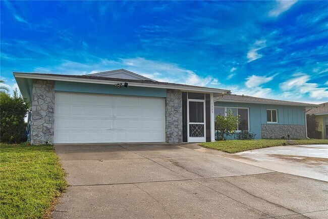 1325 Cambridge Dr