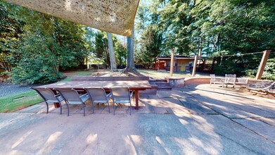 Super Cute One Level Home 1 mile from Toom in Auburn, AL - Building Photo - Building Photo