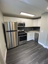 102 Ashworth Plz in Syracuse, NY - Building Photo - Building Photo