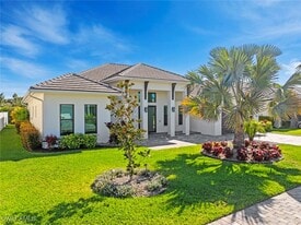 14 Willoughby Dr in Naples, FL - Building Photo