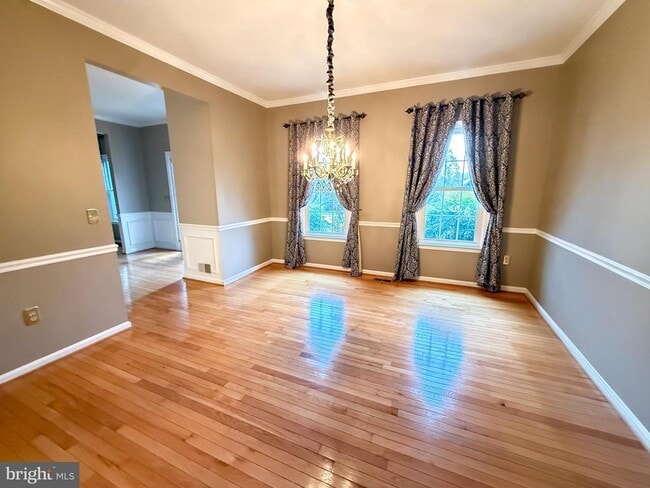 15292 Surrey House Way in Centreville, VA - Building Photo - Building Photo