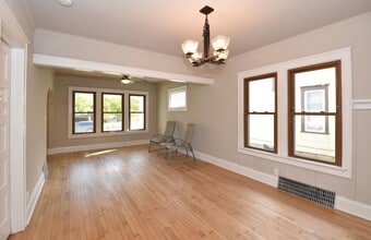 1567 S 77th St in West Allis, WI - Building Photo - Building Photo
