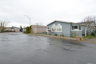 Church St & 11th St in Dayton, OR - Building Photo - Building Photo