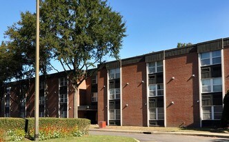 Park Terrace Apartments in Norfolk, VA - Building Photo