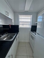 15700 NW 2nd Ave in Miami, FL - Building Photo