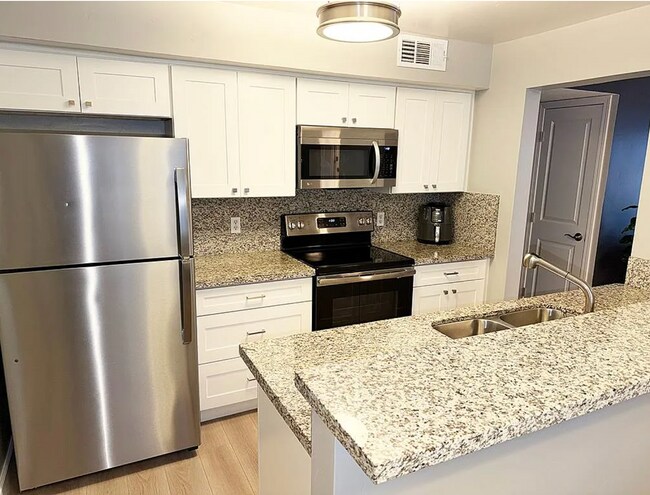 750 Del Verde Cir in Sacramento, CA - Building Photo - Building Photo