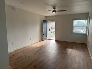 4031-4033 Miller Way in Sacramento, CA - Building Photo - Building Photo