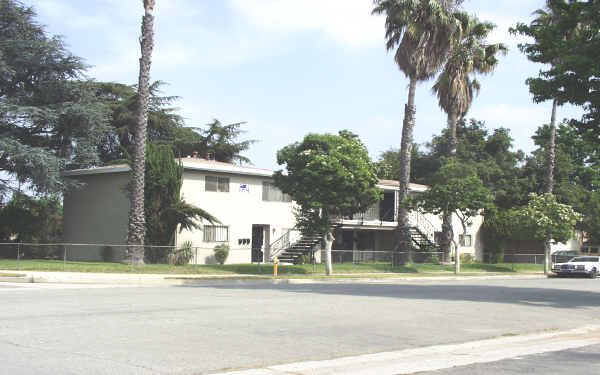 1040 S Gordon St in Pomona, CA - Building Photo - Building Photo