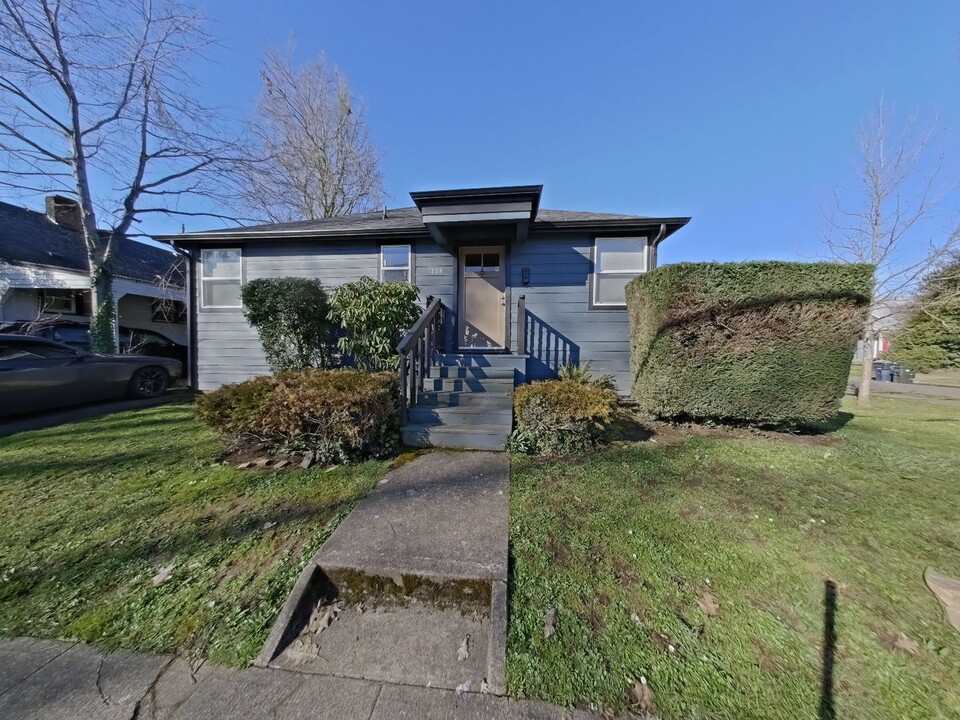 484-490 E 14th Ave in Eugene, OR - Building Photo