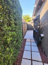 9439 SW 162nd Ct, Unit #B in Miami, FL - Building Photo - Building Photo