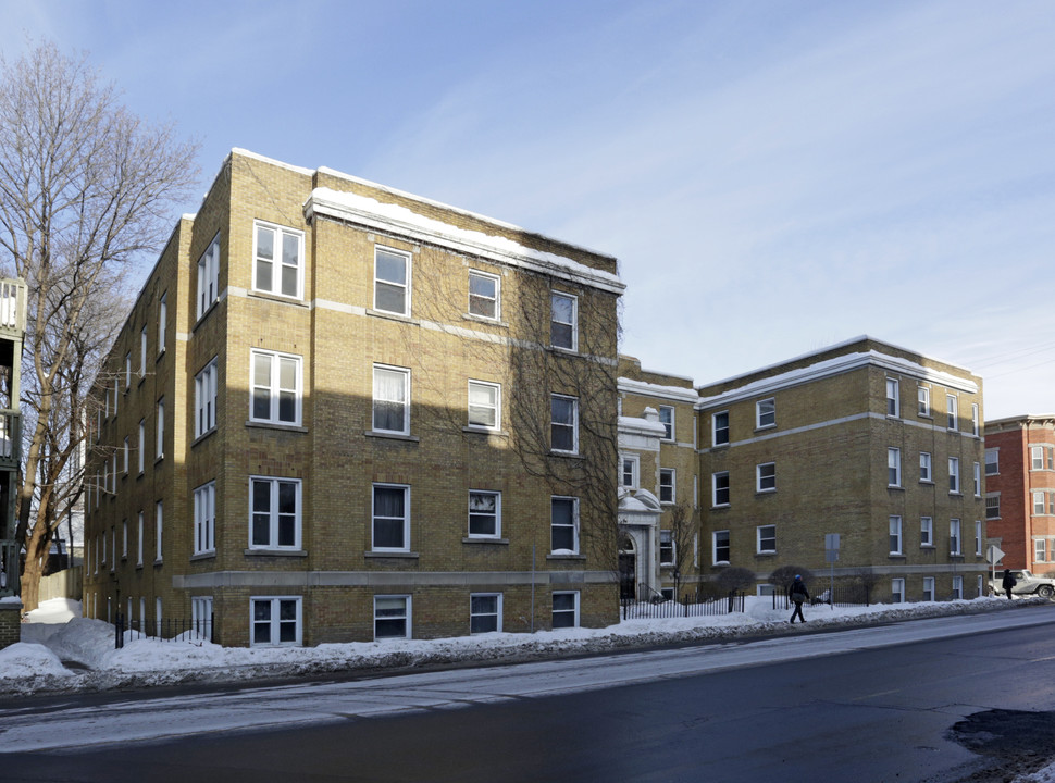 Annedale Court in Ottawa, ON - Building Photo