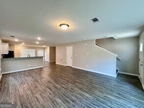 400 Whippet St in Union City, GA - Building Photo - Building Photo