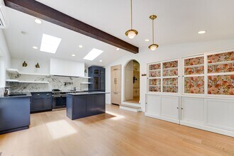 7044 8th Ave NW in Seattle, WA - Building Photo - Building Photo