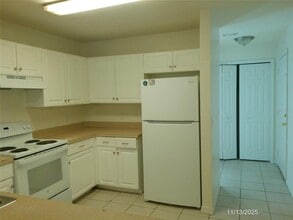 949 Fox Lake Dr in Lakeland, FL - Building Photo - Building Photo